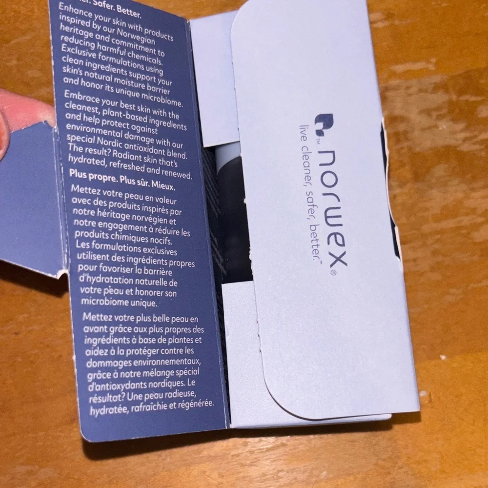 Norwex Rejuvenating Serum - White - Picture 5 of 9
